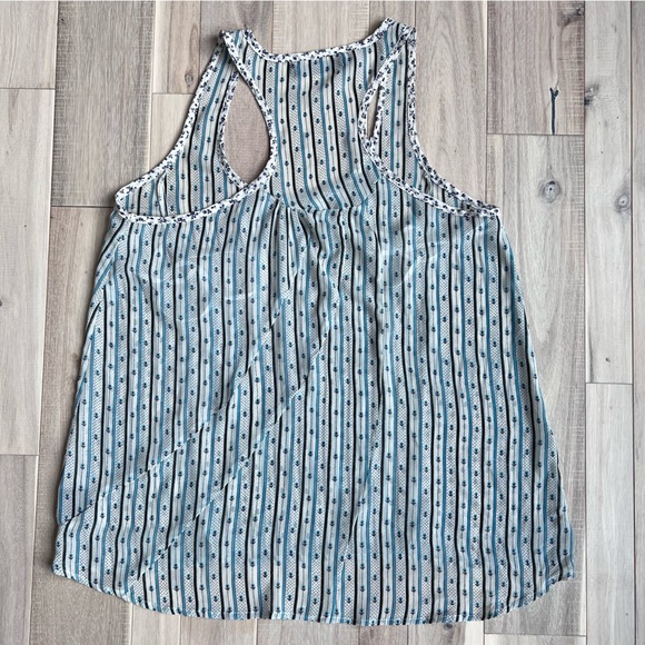 Patterson J. Kincaid Cottage Sheer Tunic Tank white and blue size Medium - Picture 3 of 9